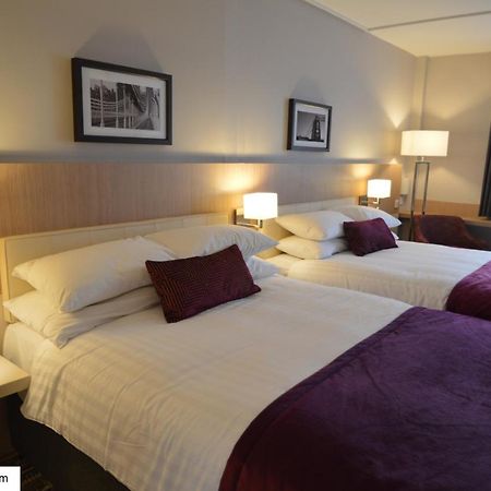 แลงคาสเตอร์ โฮเต็ล แอนด์ สปา Hotel อักซ์บริดจ์ ภายนอก รูปภาพ