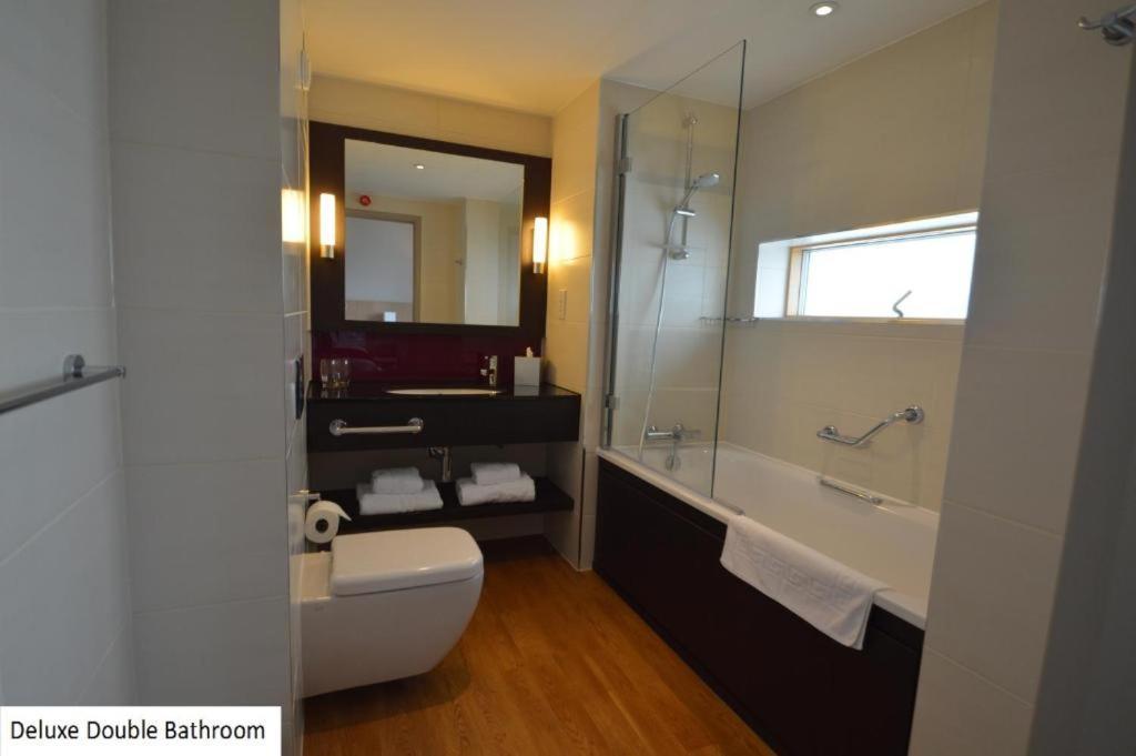 แลงคาสเตอร์ โฮเต็ล แอนด์ สปา Hotel อักซ์บริดจ์ ภายนอก รูปภาพ