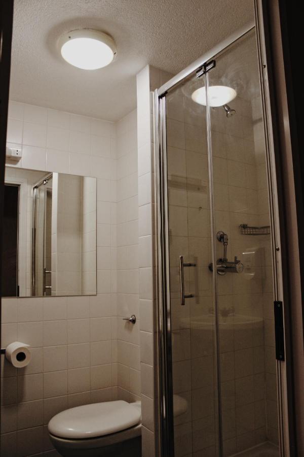 แลงคาสเตอร์ โฮเต็ล แอนด์ สปา Hotel อักซ์บริดจ์ ภายนอก รูปภาพ